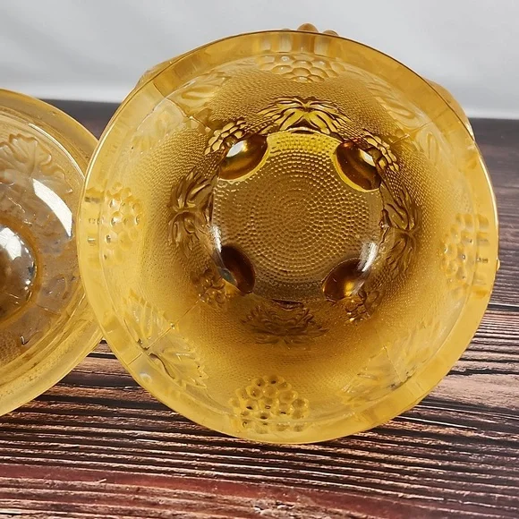 Vintage footed candy dish with lid - Picture 15 of 16